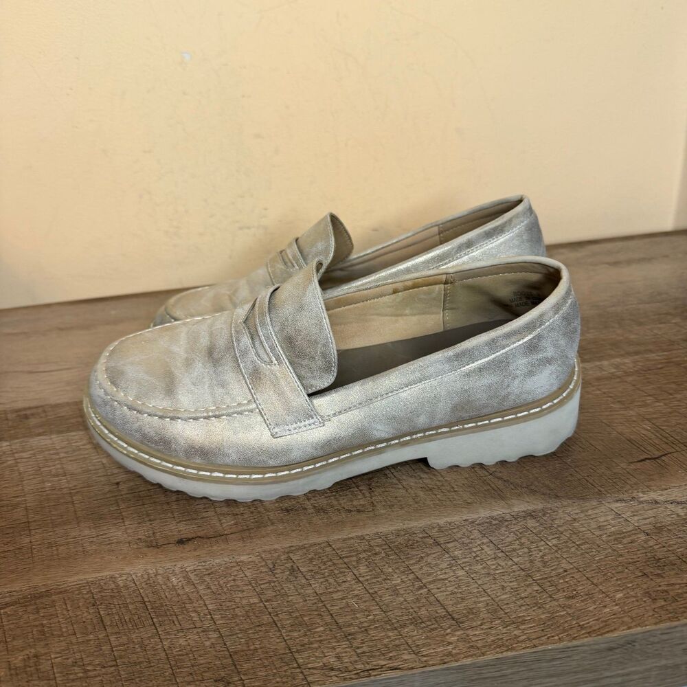 Hey girl Corkys Boost Loafers women’s size 9 metallic gold shoes